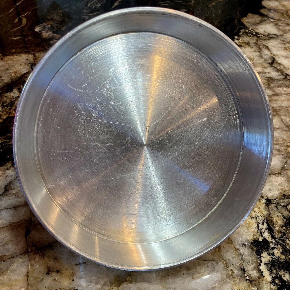 Aluminum cake pan 8" round